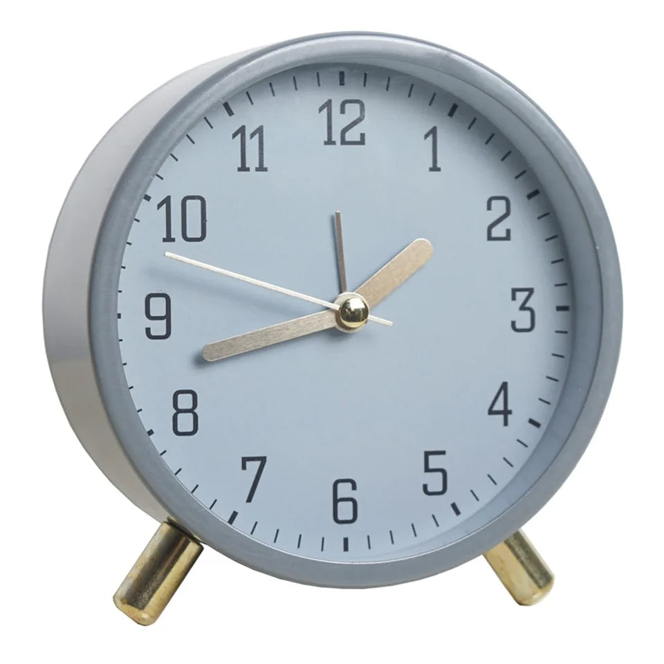 Scandinavian Silent Table Clock with Metal Frame and Analog Display