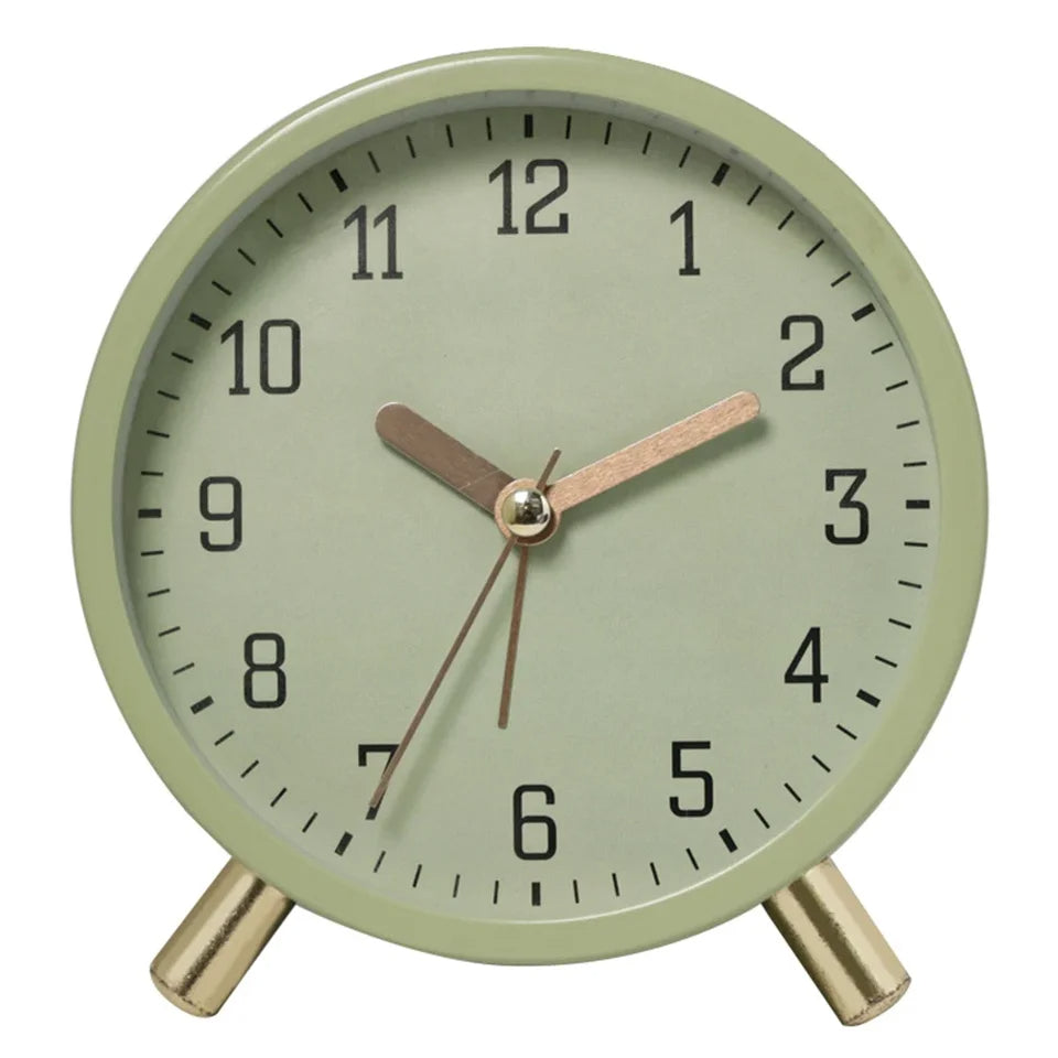 Scandinavian Silent Table Clock with Metal Frame and Analog Display
