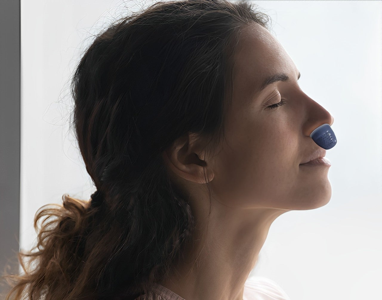 Micro CPAP sleep apnea machine for travel and anti-snoring - CPAP alternative