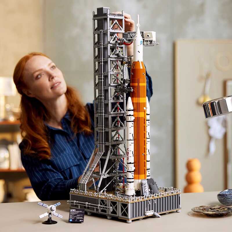 AstroCraft | NASA Artemis Space Launch System Model Kit for Building, Exploring & Displaying Spacecraft Enthusiasts