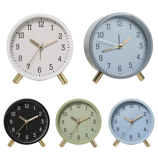 Scandinavian Silent Table Clock with Metal Frame and Analog Display